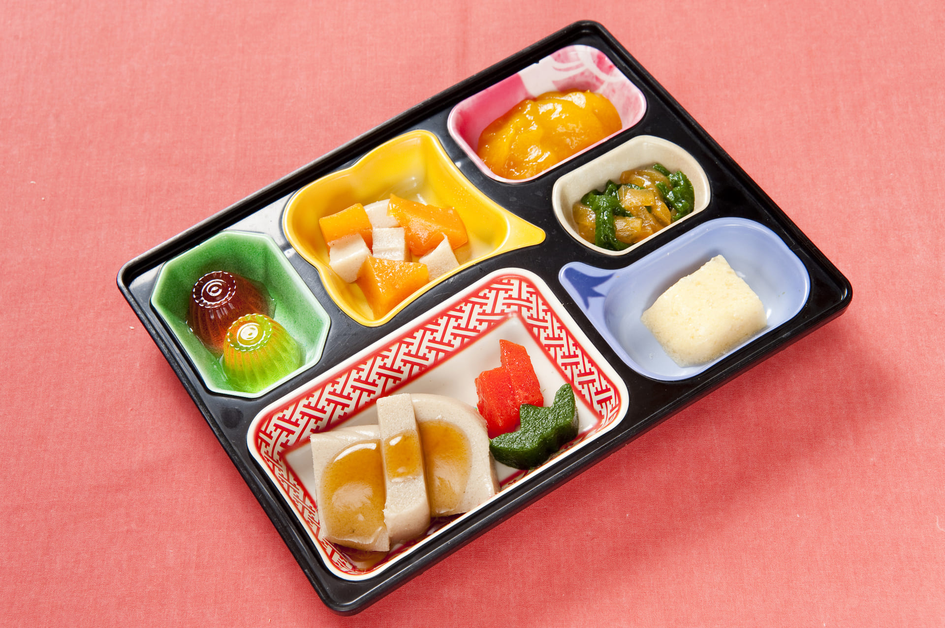 配食サービス老人ホームを運営